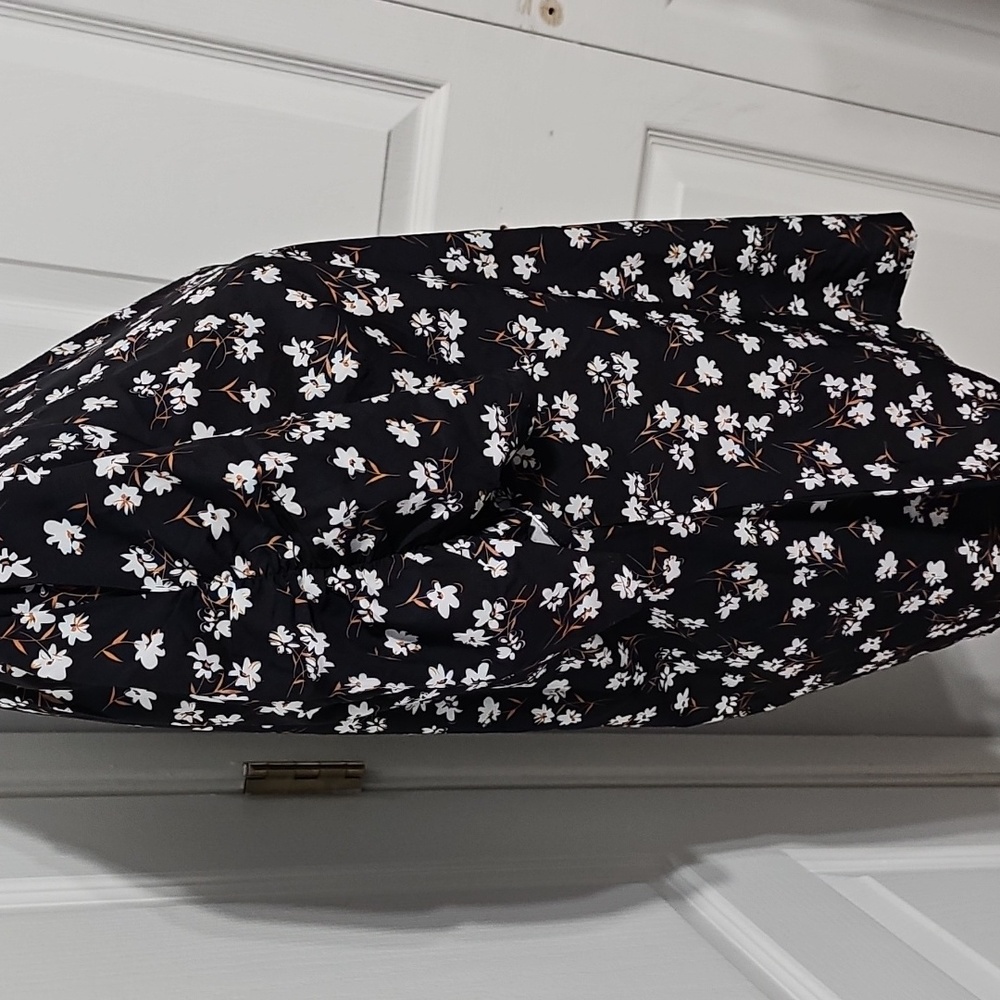 Nwt Womens Black Floral Top #100 - Picture 3 of 5